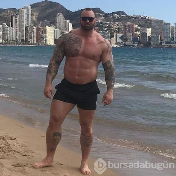 Hafthor Julius Björnsson ile Kelsey Henson evlendi
