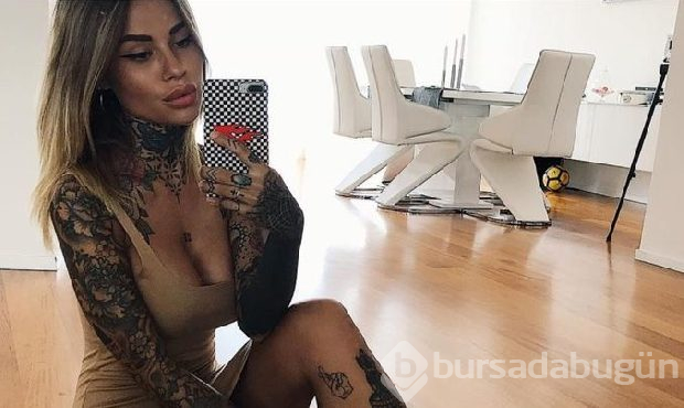Sergio Agüero'nun yanındaki dövmeli güzel Zoe Cristofoli
