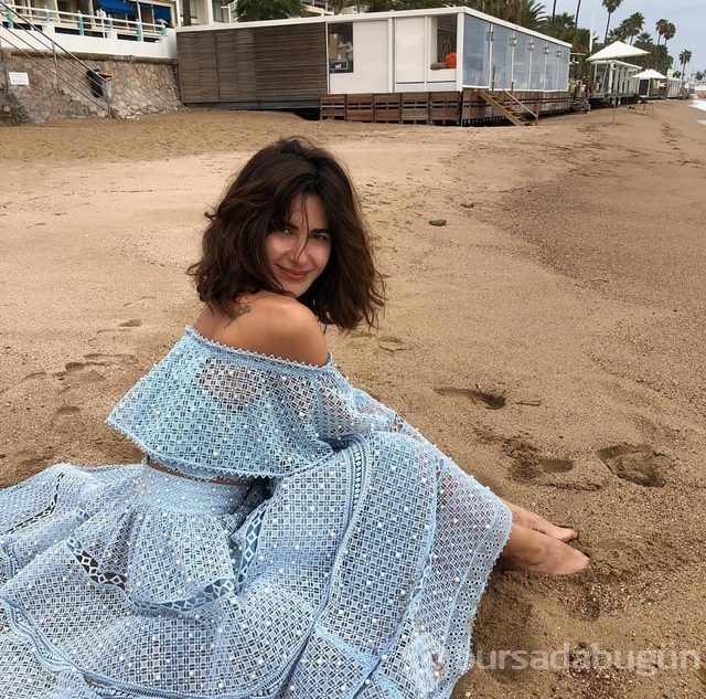 Nesrin Cavadzade Cannes'da stiliyle dikkatleri üzerine çekti
