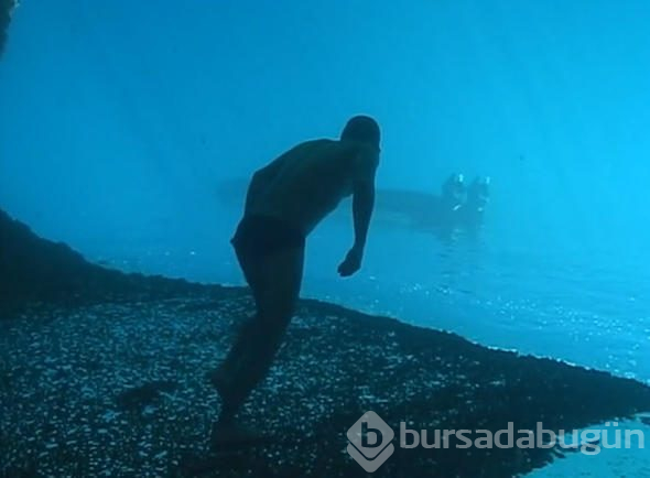 Dalgıç okyanusa daldı, çektiği video dünyayı salladı!
