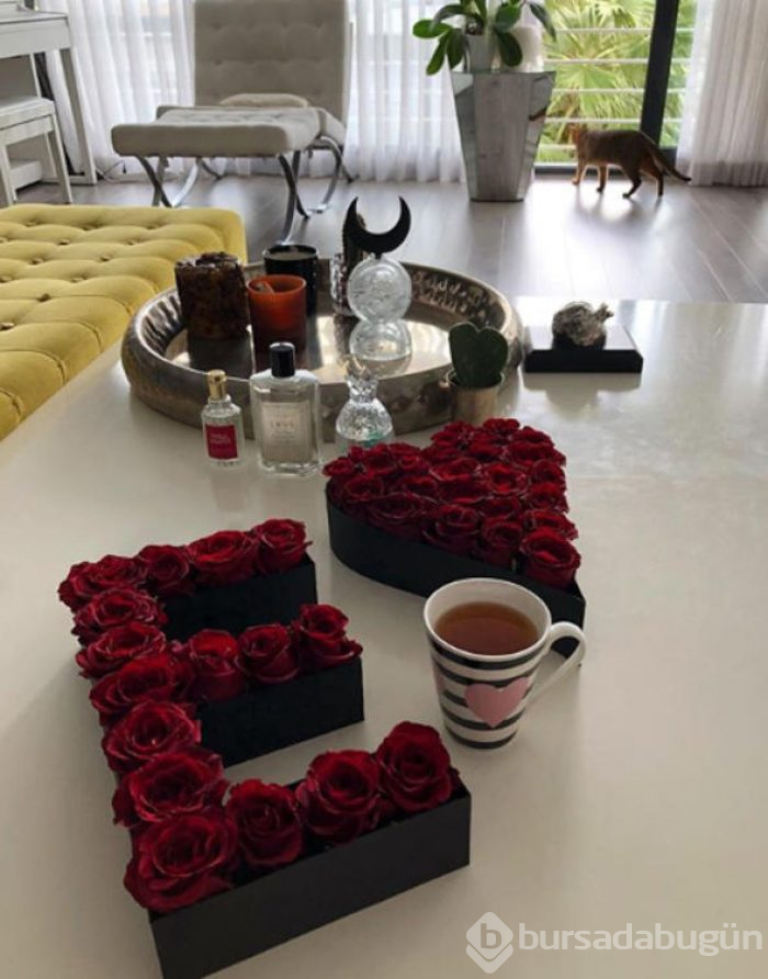 Üç kişilik sarayım: Ebru ve iki oğlu burada yaşıyor
