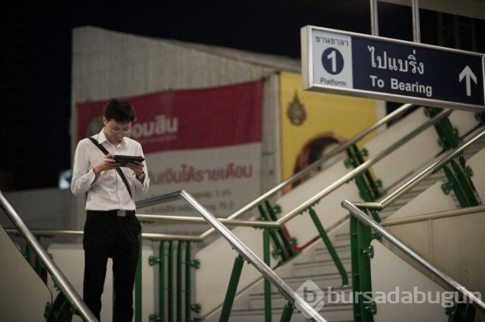 1 hafta boyunca telefonunu elinden düşürmedi hastanelik oldu