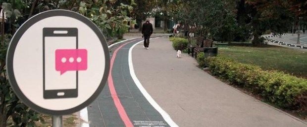 1 hafta boyunca telefonunu elinden düşürmedi hastanelik oldu