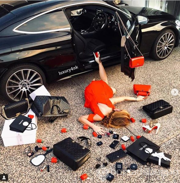 Rusya'dan gelip Antalya'da yerlere serildiler
