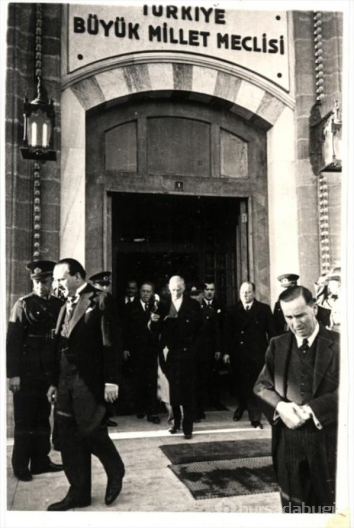 İşte arşivlerdeki az bilinen Atatürk fotoğrafları!