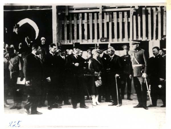 Genelkurmay arşivlerinden az bilinen Cumhuriyet fotoğrafları paylaşıldı
