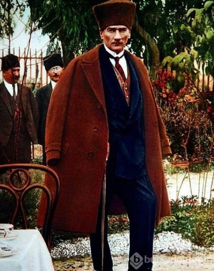 Ünlülerin 29 Ekim Cumhuriyet Bayramı paylaşımları