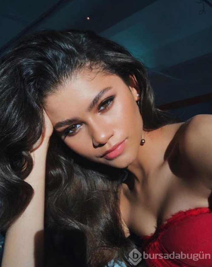 Instagram'ın kraliçesi Selena Gomez tahtını kaybetti!
