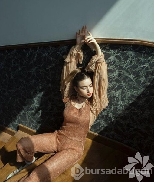 Afra Saraçoğlu'nun Instagram paylaşımları
