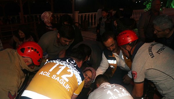 Yolcu otobüsü Tır'a çarptı: Ölü ve çok sayıda yaralı var!
