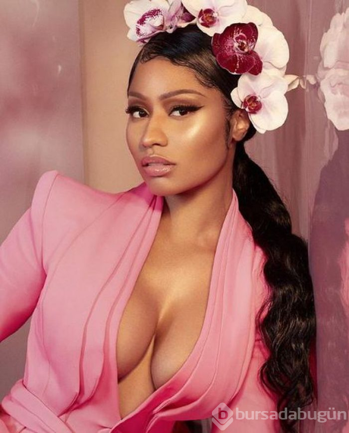 Nicki Minaj klip çekiminden cesur anları paylaştı!
