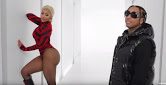 Nicki Minaj klip çekiminden cesur anları paylaştı!
