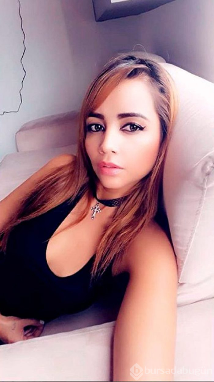 Okuldan ayrılıp yetişkin filmi yıldızı oldu!
