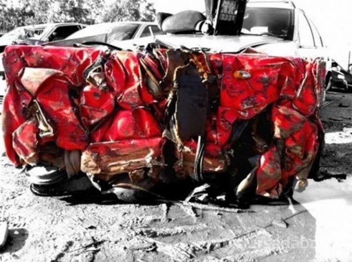 Hurdaya dönen Ferrari'yi bakın ne hale getirdi
