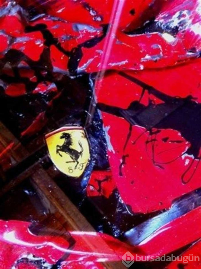 Hurdaya dönen Ferrari'yi bakın ne hale getirdi
