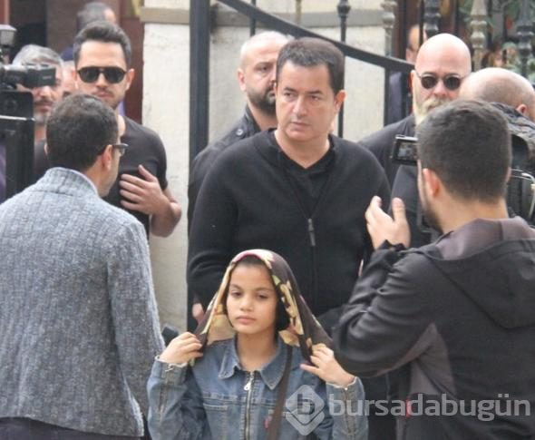 Nazar Nur Kaya son yolculuğuna uğurlandı! Annesini Acun Ilıcalı teselli etti
