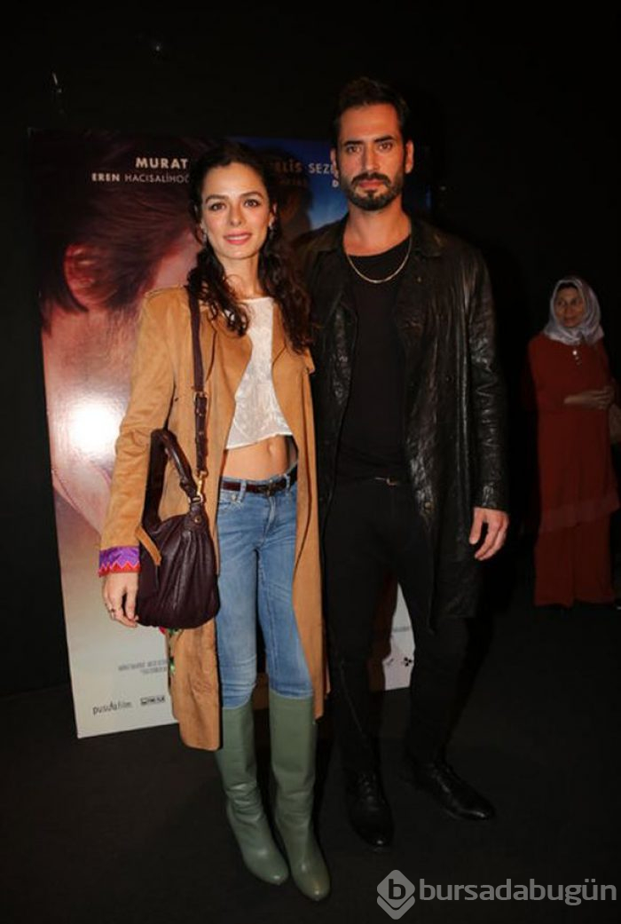Dünya Hali filminin galasına Serenay Aktaş damga vurdu!
