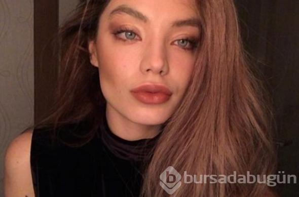 Buse Narcı eliyle yüzünü kapattı ama... Dikkat çeken detay!
