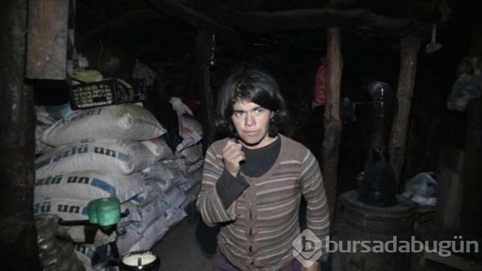 Türkiye'de mağara dönemini yaşıyorlar! İşte duyanları şaşkına çeviren aile
