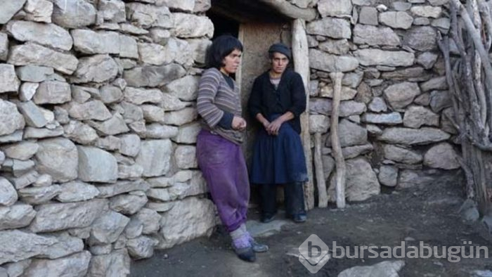 Türkiye'de mağara dönemini yaşıyorlar! İşte duyanları şaşkına çeviren aile
