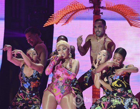 Nicki Minaj sahneyi salladı
