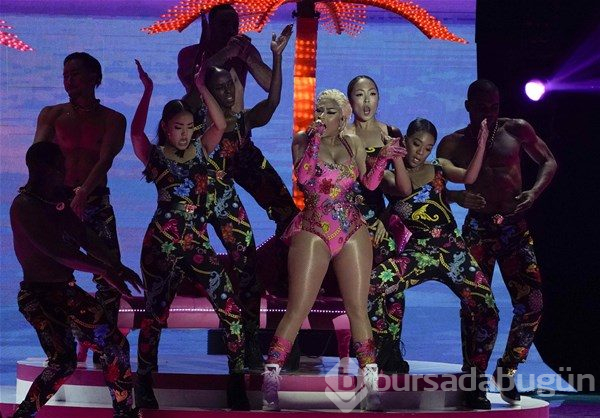 Nicki Minaj sahneyi salladı
