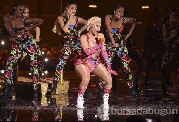 Nicki Minaj sahneyi salladı

