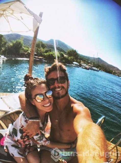Deniz Baysal ile Barış Yurtçu nişanlandı
