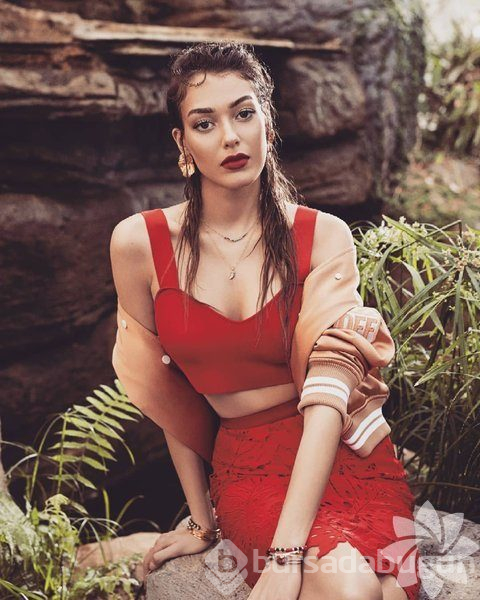 Dilan Çiçek Deniz Instagram'da neler paylaşıyor?
