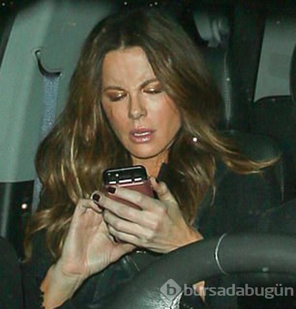 Kate Beckinsale aşka geldi! Öpmelere doyamadı
