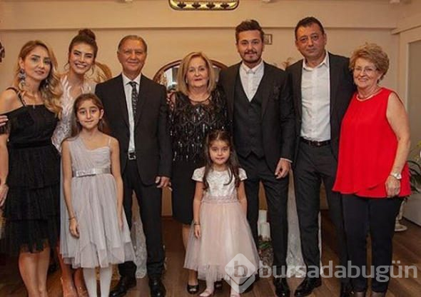 Deniz Baysal ile Barış Yurtçu'nun nişanından yeni fotoğraflar
