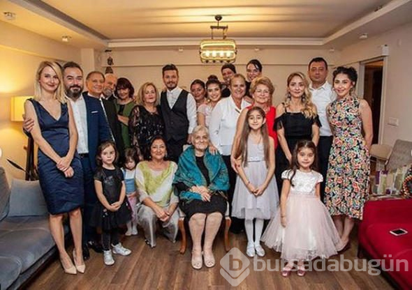 Deniz Baysal ile Barış Yurtçu'nun nişanından yeni fotoğraflar
