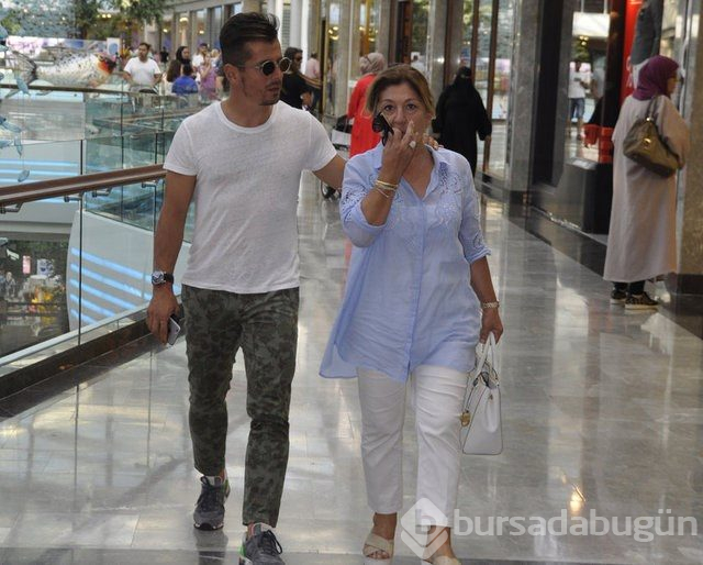 Can Yaman'ın annesi Gülden Yaman'ı ablası sandılar (Ünlüler ve anneleri)