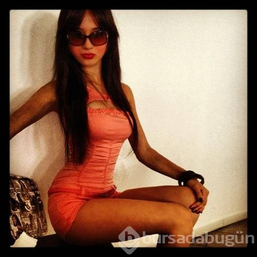 Cansu Taşkın'dan olay bornozlu poz!
