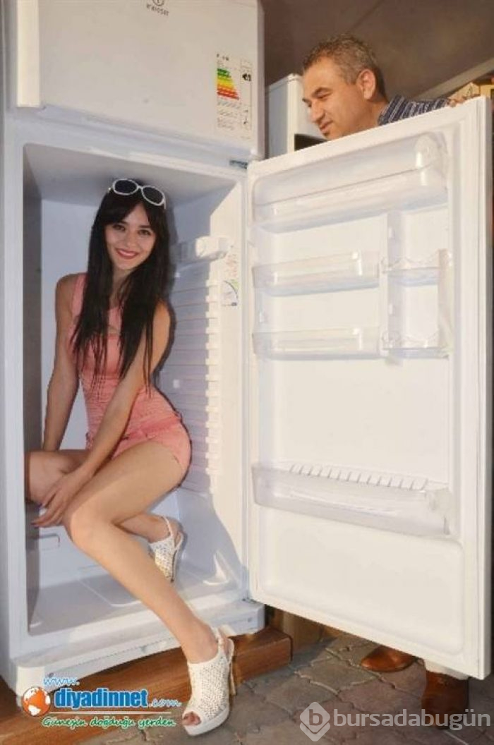 Cansu Taşkın'dan olay bornozlu poz!
