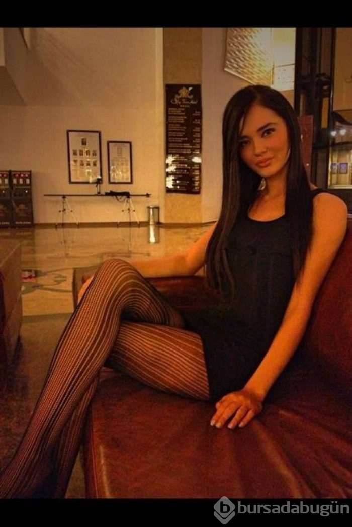 Cansu Taşkın'dan olay bornozlu poz!
