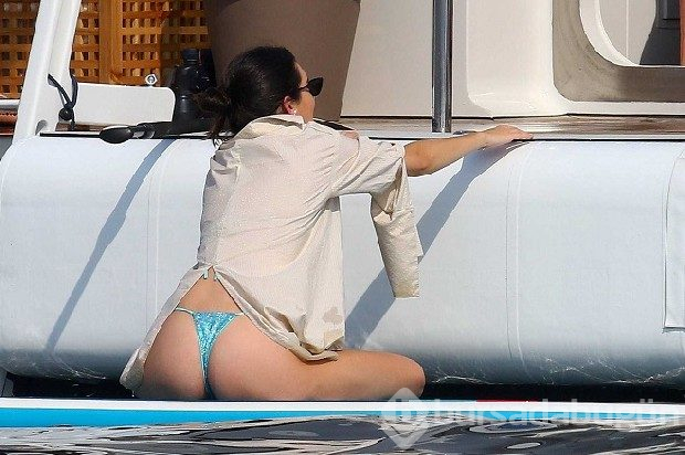 Kendall Jenner, başkasıyla öpüşerek aldattığı sevgilisi Ben Simmons'a geri döndü!
