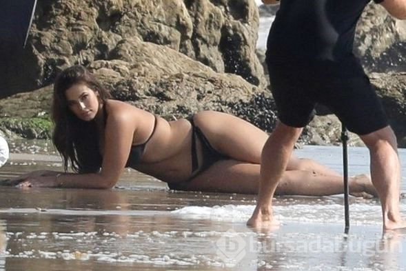 Ashley Graham, Malibu sahillerinde bikini çekiminde!
