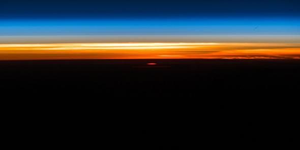 NASA, turuncu Dünya fotoğrafı paylaştı
