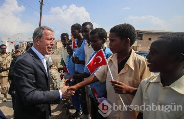 Hulusi Akar Sevakin Adası'nda
