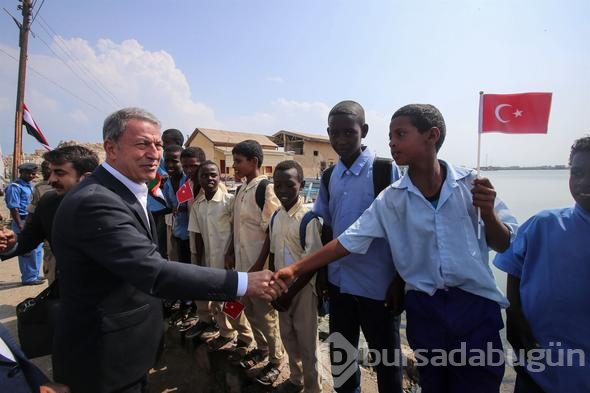 Hulusi Akar Sevakin Adası'nda
