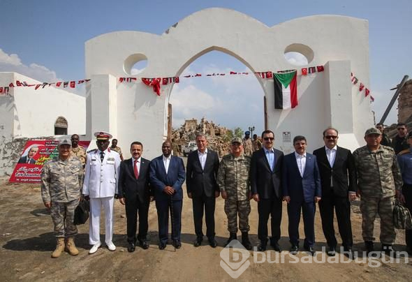 Hulusi Akar Sevakin Adası'nda
