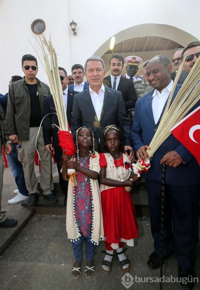 Hulusi Akar Sevakin Adası'nda
