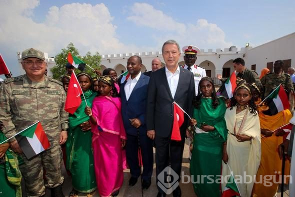 Hulusi Akar Sevakin Adası'nda
