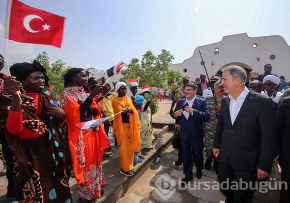 Hulusi Akar Sevakin Adası'nda
