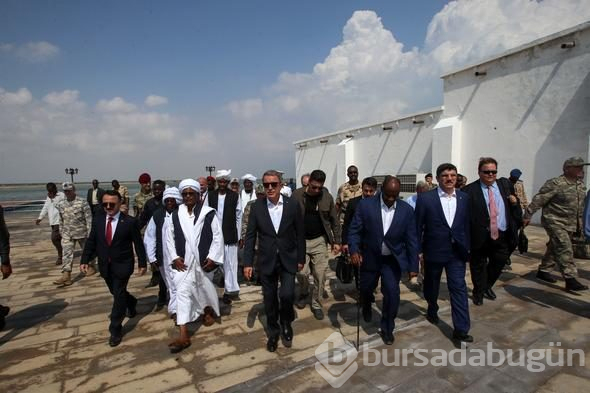 Hulusi Akar Sevakin Adası'nda
