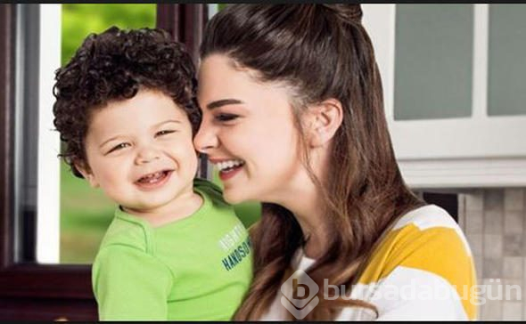 55'lik anne 4 aylık bebeğiyle
