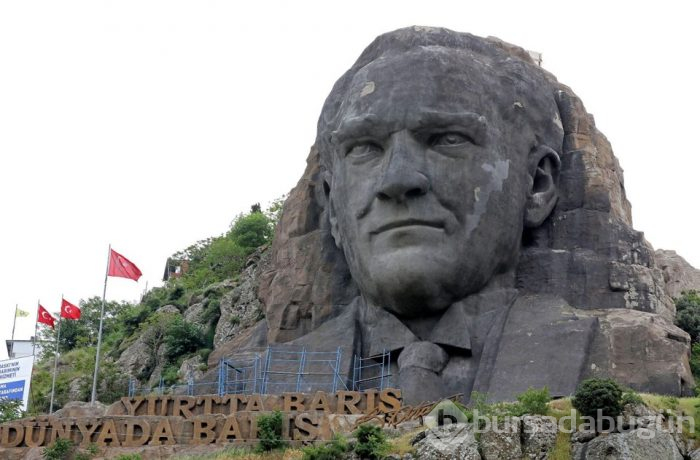 Atatürk maskı yenilendi (Türkiye'nin en büyüğü)