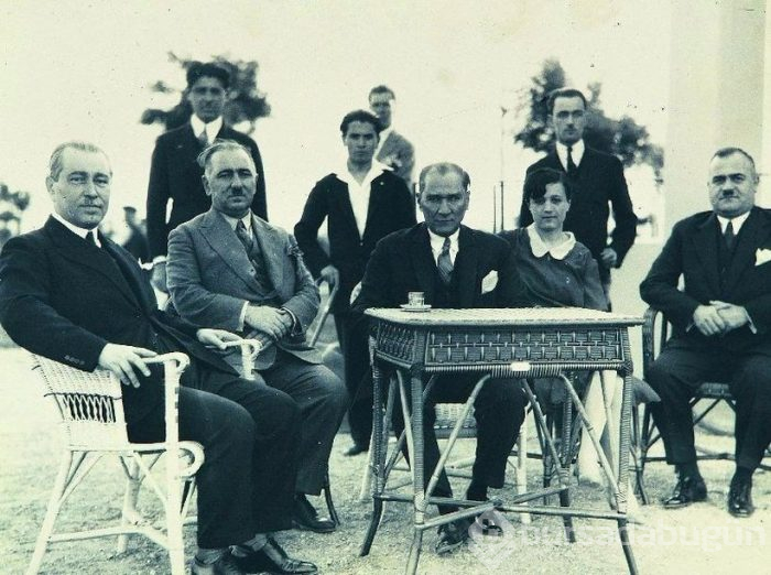Atatürk'ün cumhuriyetle ilgili sözleri (Bugün bile yolumuzu aydınlatan 20 sözü)