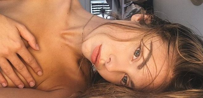 Blog yazarı, manken, sporcu ve karşınızda: Carmella Rose
